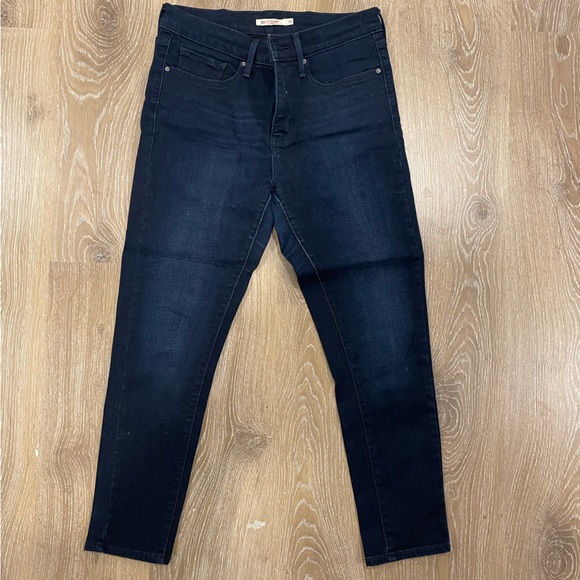 Navy wash size 30 311 shaping skinny Jean Levi’s - Picture 2 of 3